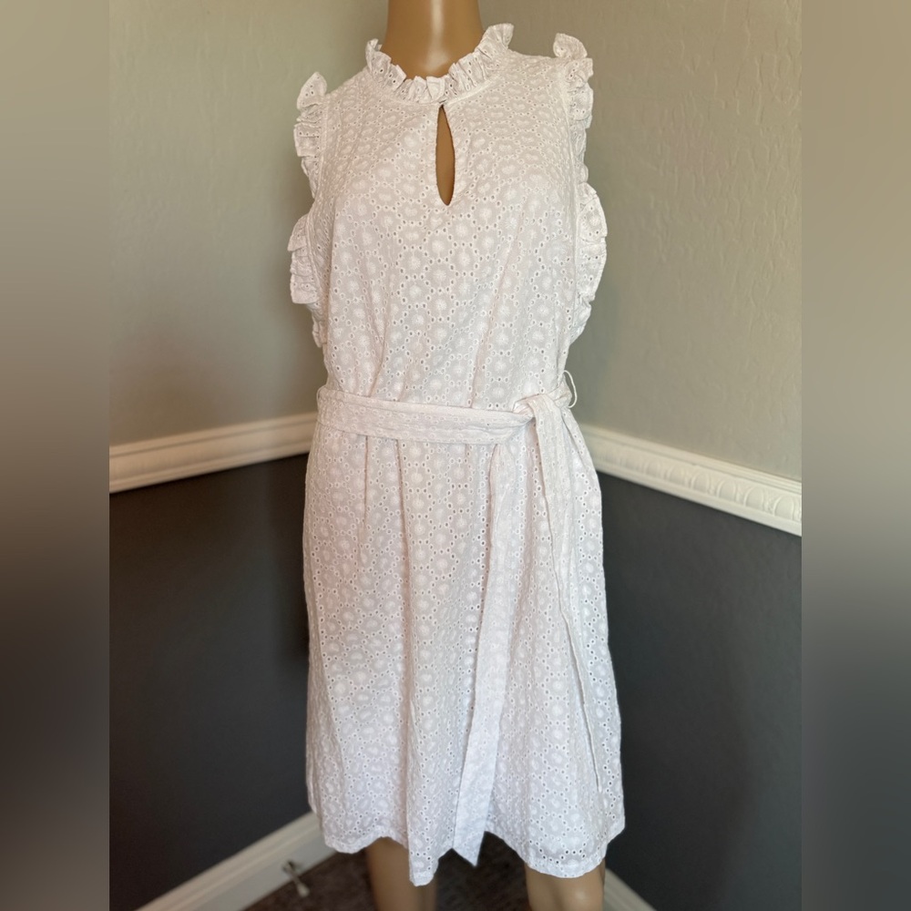 London Times White Midi Sundress with Keyhole Neckline